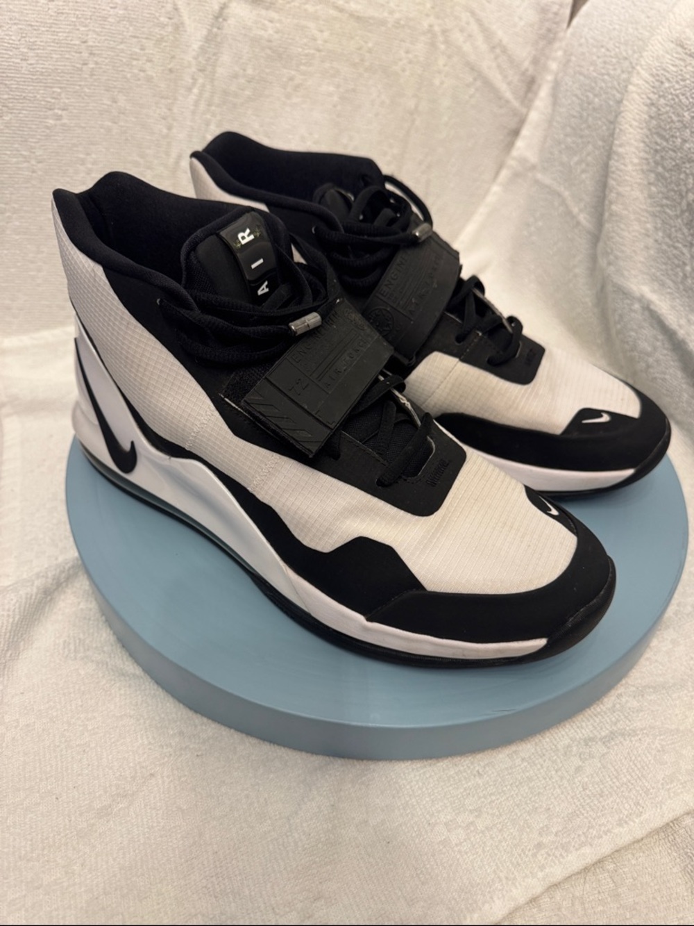 Nike Men’s Black & White Air Force Max Basketball Sneakers